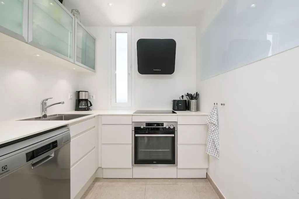 119-Magnificent Beach Front Apartment, פואנגירולה דירה