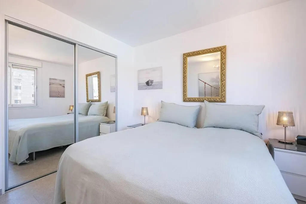 Apartment 119-Magnificent Beach Front Apartment, Fuengirola